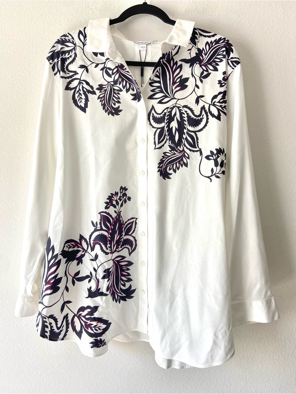 NWT CHICO’S No Iron Stretch Medallion Tunic Shirt Size 4 US 20